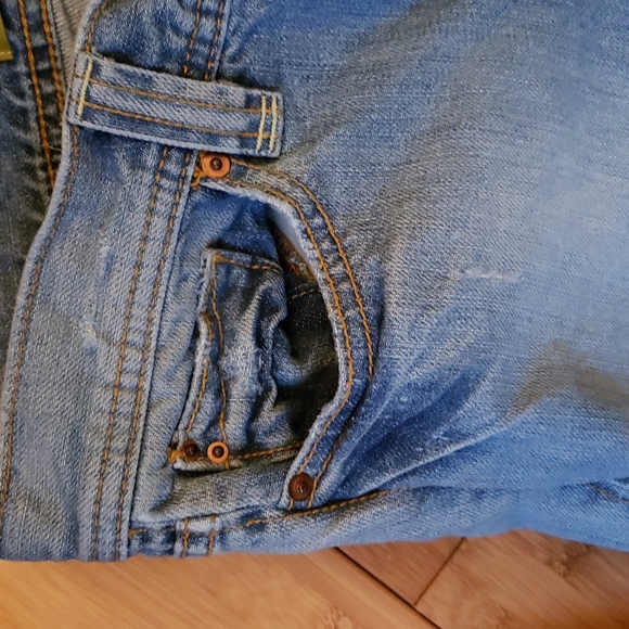 Old NAVY- distressed shorts - Picture 3 of 14